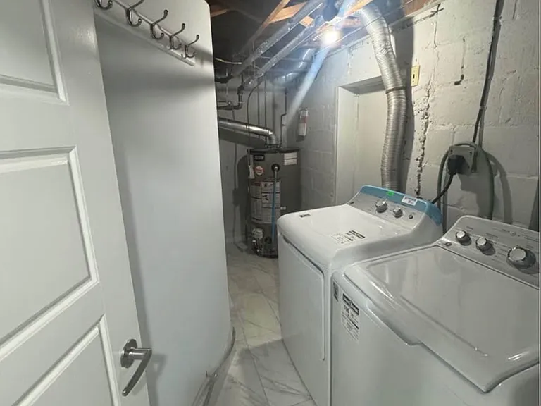 148 Cosburn Ave S #BASEMENT — Photo 10