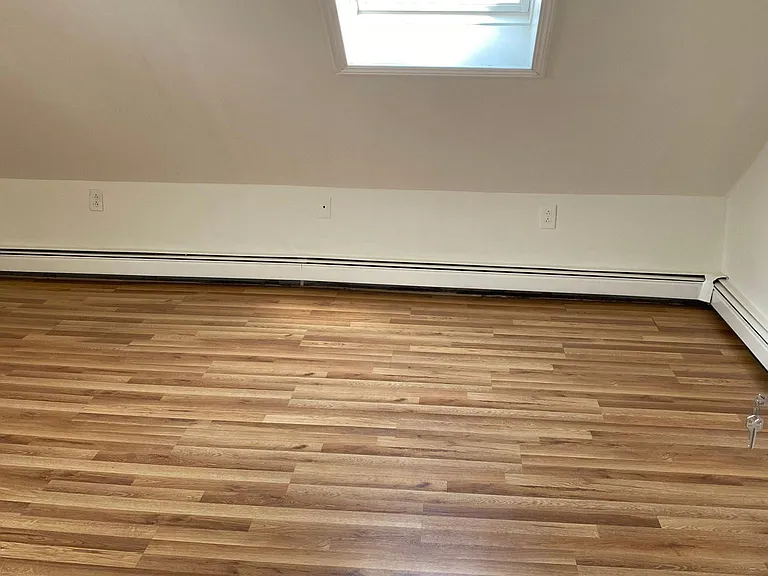 36 Cork St — Photo 17