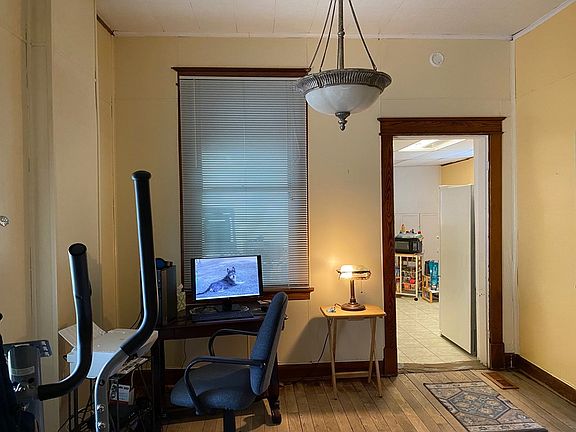 4th image of 805 Court St