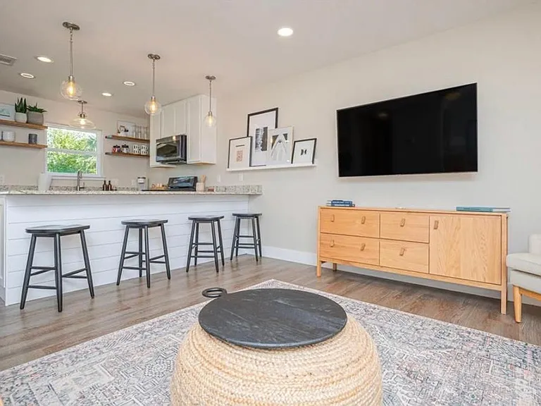 7 Lauderdale Dr — Photo 13