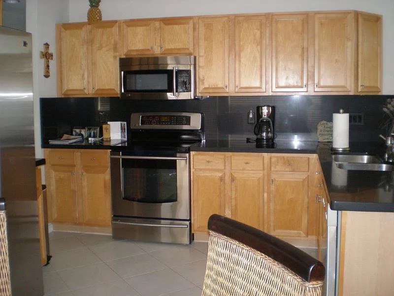 3 bed, 2.5 bath, 2150 sqft, $7,500 — Photo 4