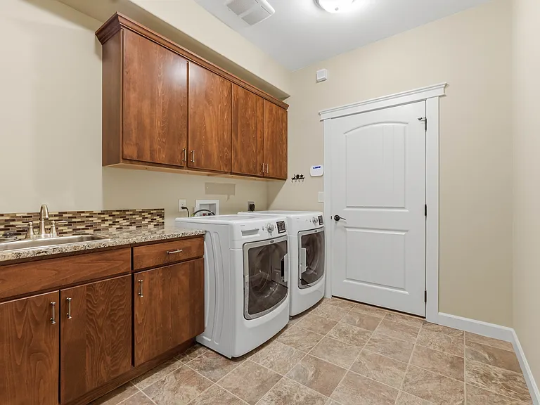 125 E Mountain Brook Ln — Photo 24