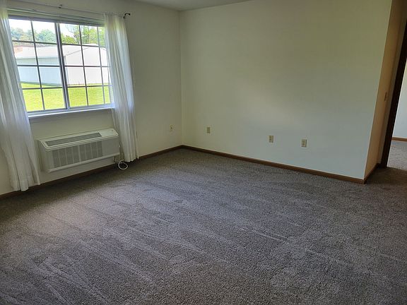 5th image of 402 Kittery Ridge Dr #77