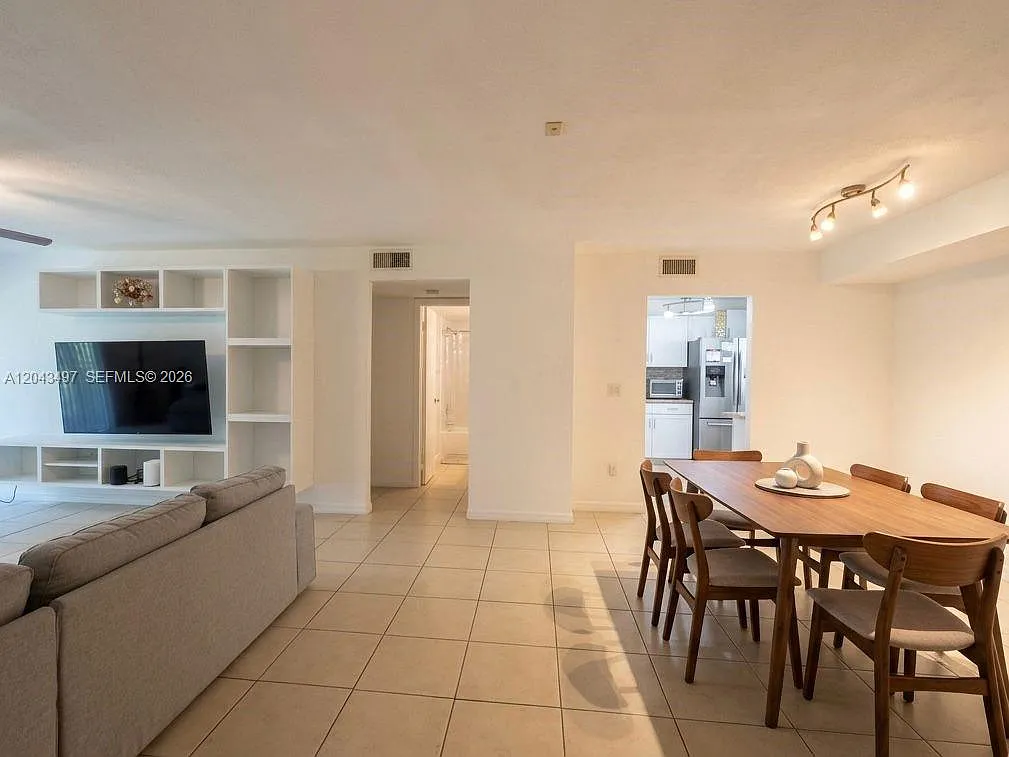 Cove Condo Phase I — Photo 4