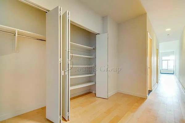 Rented by Bouklis Group | media 33