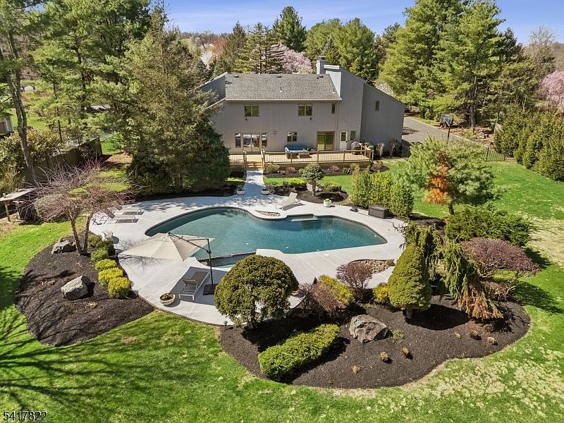 1st image of 5 MEADOW DRIVE
