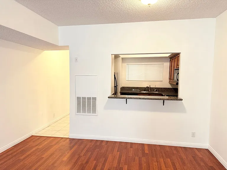 2905 Montrose Ave #416 — Photo 13