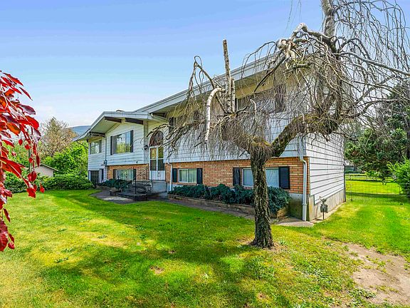 3rd image of 41588 Yarrow Central Rd