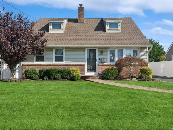 2759 Beach Drive, Merrick, NY 11566