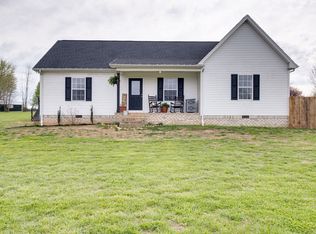 574 Blue Sky Cir, Lafayette, TN 37083