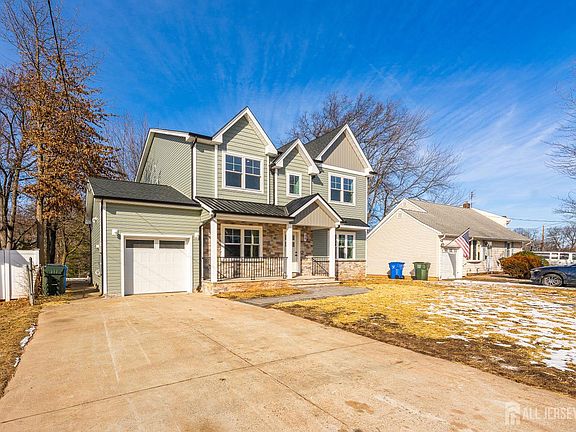 2nd image of 68 Longfellow Dr