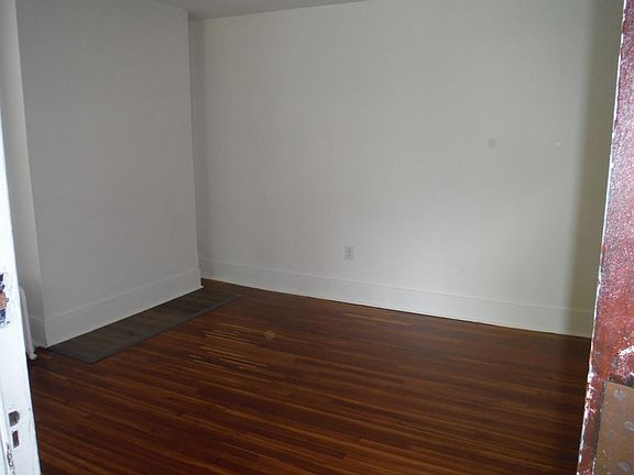4th image of 132 Glen St #2
