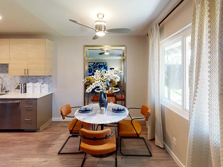 Vercanta Newport Beach | Newport Beach, CA | Dining Room