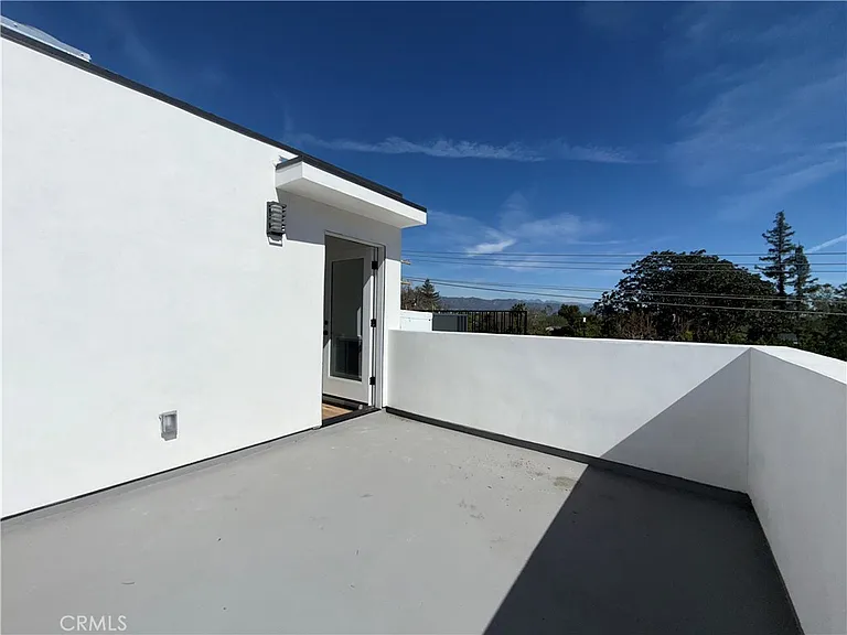 5044 Laurel Canyon Blvd — Photo 9