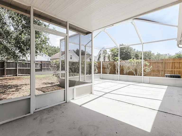 10808 Shasta Ct — Photo 15