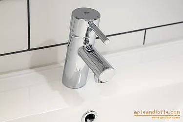 Rented by aptsandlofts.com