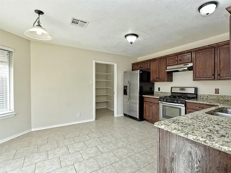 2205 Southeastern Trl — Photo 8