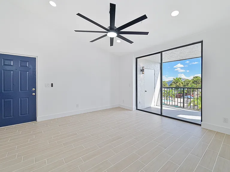 13521 Eagle Ridge Dr #136 — Photo 2
