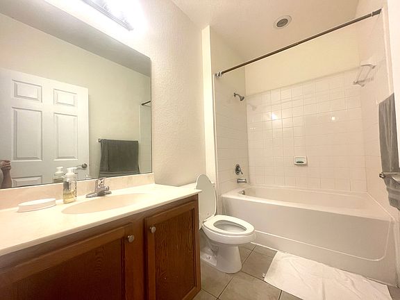 2nd image of 2388 Grand Central Pkwy APT 5