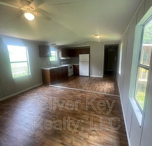 1019 S Jackson St #10 — Photo 4