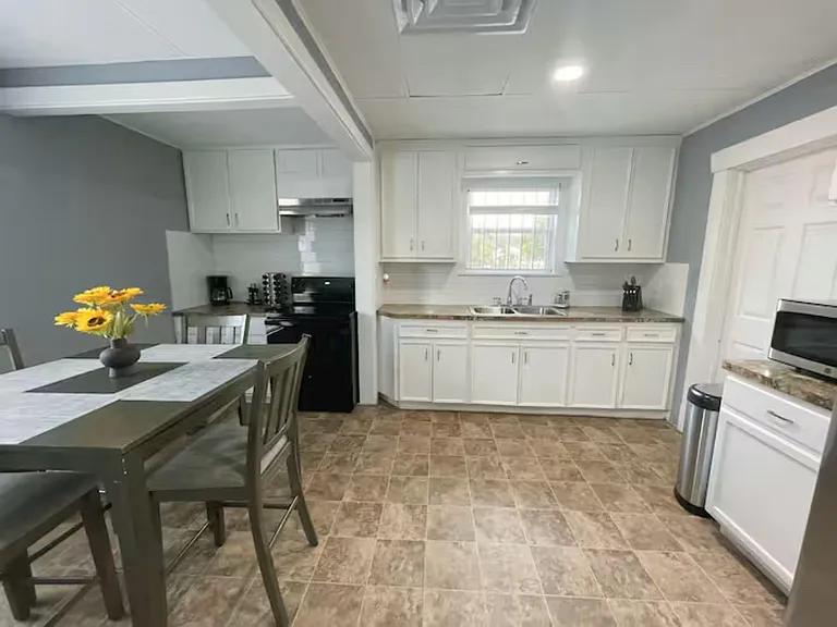 4201 Irvington Blvd — Photo 5