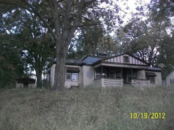302 Walnut St, Dyer, TN 38330