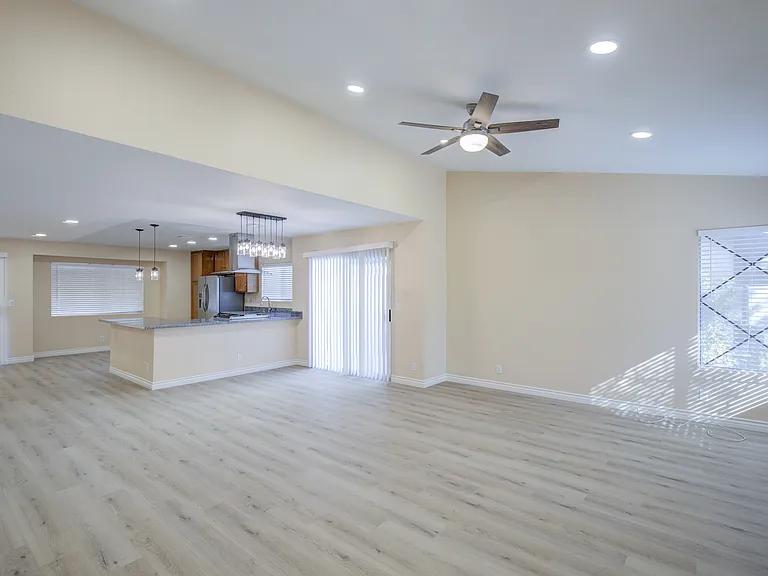 3134 Laurel Ave — Photo 5