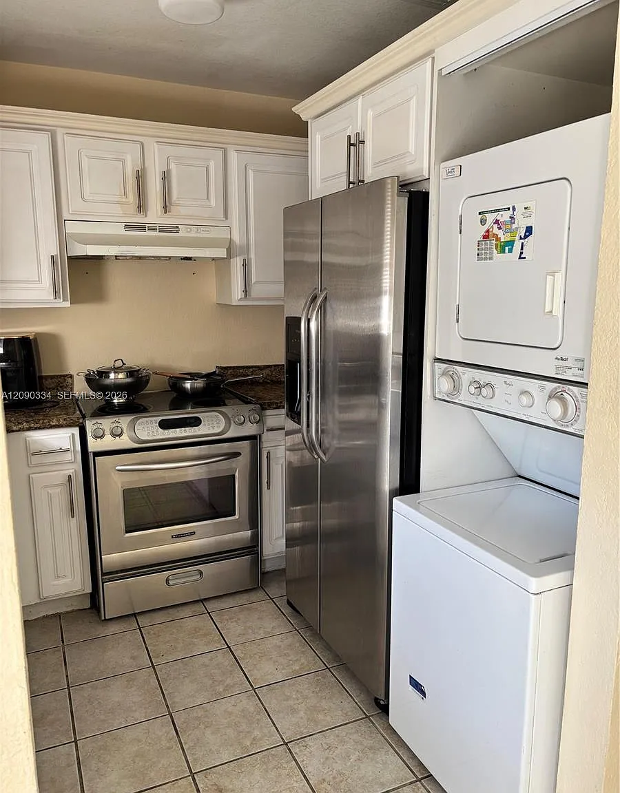 Aqua Vista Townhomes Cond — Photo 2