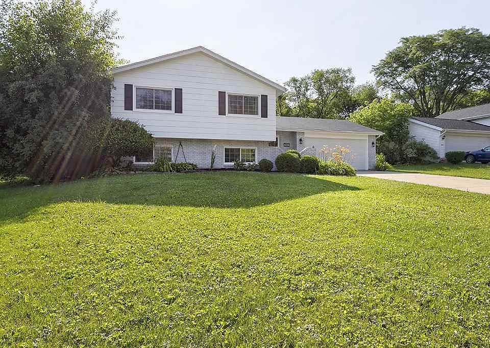 1st image of 606 Woodridge Dr
