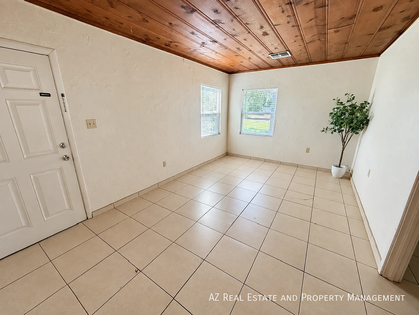 925 E Turney Ave — Photo 4