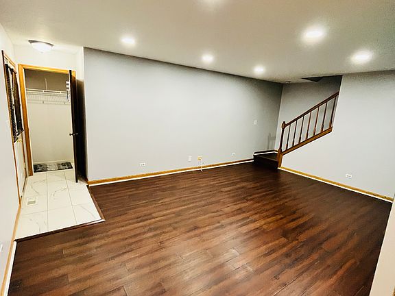 5th image of 84 Maplewood Dr