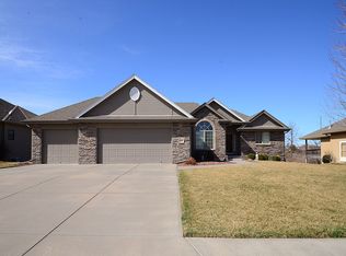 8202 Legacy St, Papillion, NE 68046