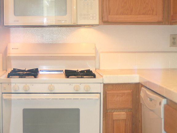 microwave/oven/stove