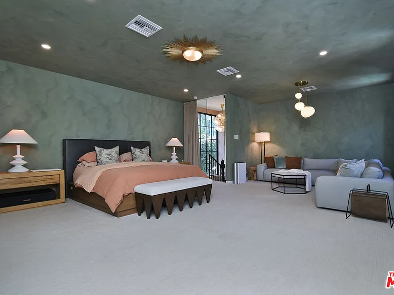 5005 Los Feliz Blvd — Photo 2