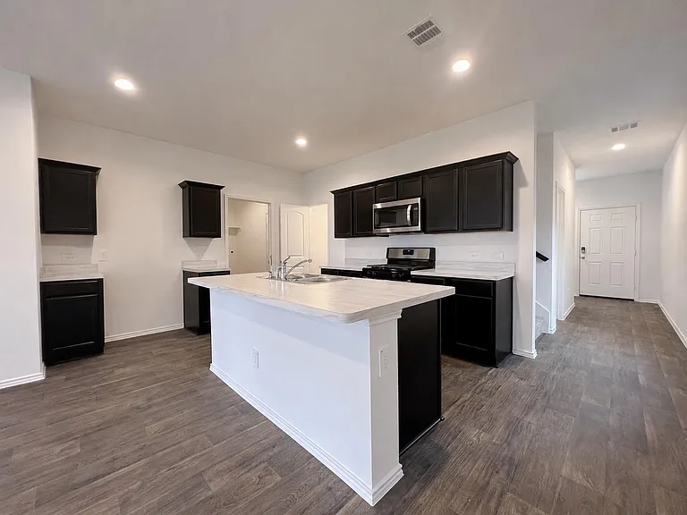 14918 Cypress Hollow Dr — Photo 6