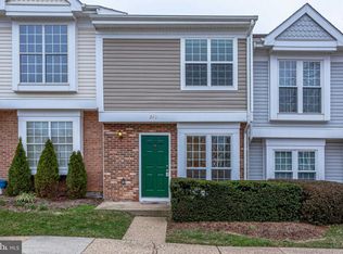 310 Lancaster Sq, Sterling, VA 20164
