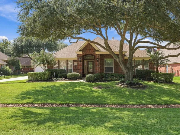 33211 Woodton Ct, Weston Lakes, TX 77441