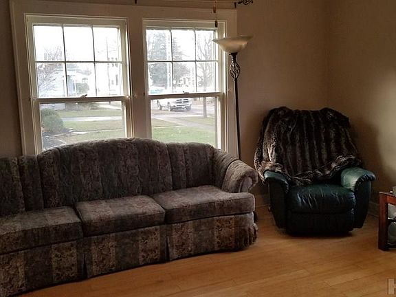 4th image of 617 College Ave