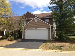 456 Ascot Ln, Streamwood, IL