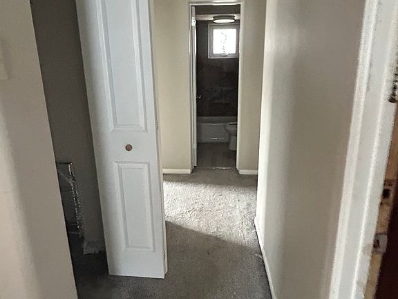 3rd image of 1423 Hillsdale Ave APT 1