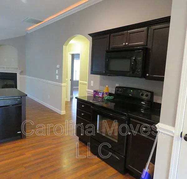 105 Dellwood Dr — Photo 6