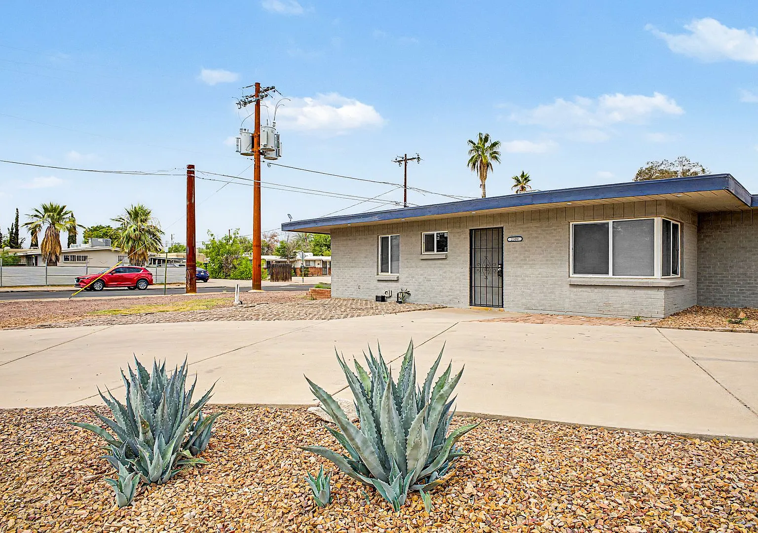 Remodeled 2 Bedroom 1 Bath in Tucson — Photo 1