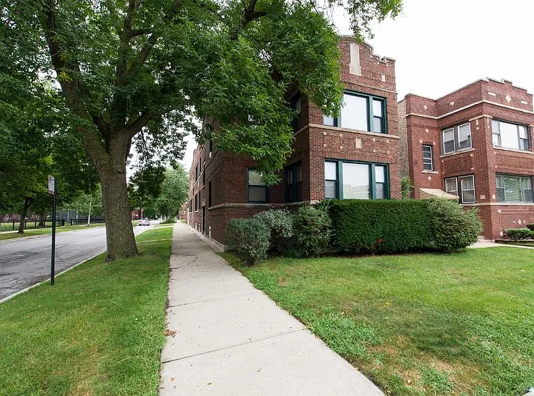 7201 S Calumet Ave — Photo 1