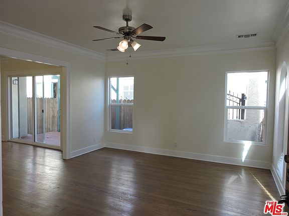 4th image of 567 N Windsor Blvd