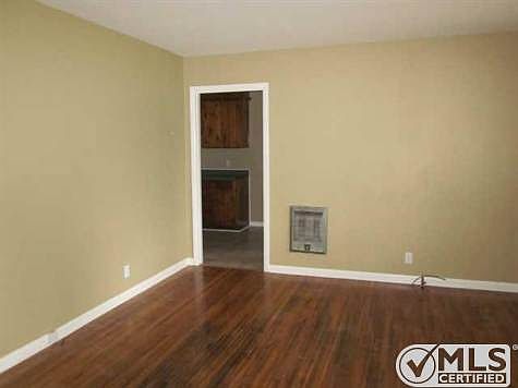 5th image of 204 Malvin St