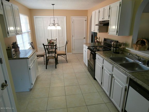 5th image of 3210 Tea Rose Dr