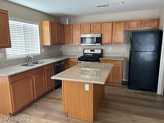 5th image of 8200 W Gilmore Ave
