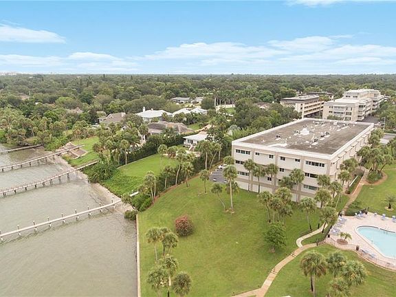 Home For Sale In Harbour Club