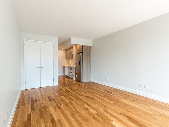 5th image of 235 W 48th St APT 20E