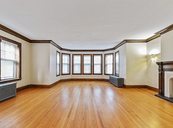 2nd image of 6815 S Crandon Ave #3